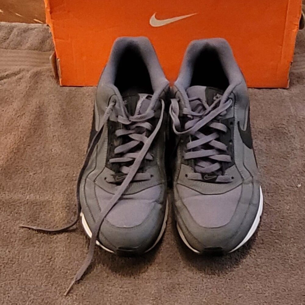 Nike initiator sneakers